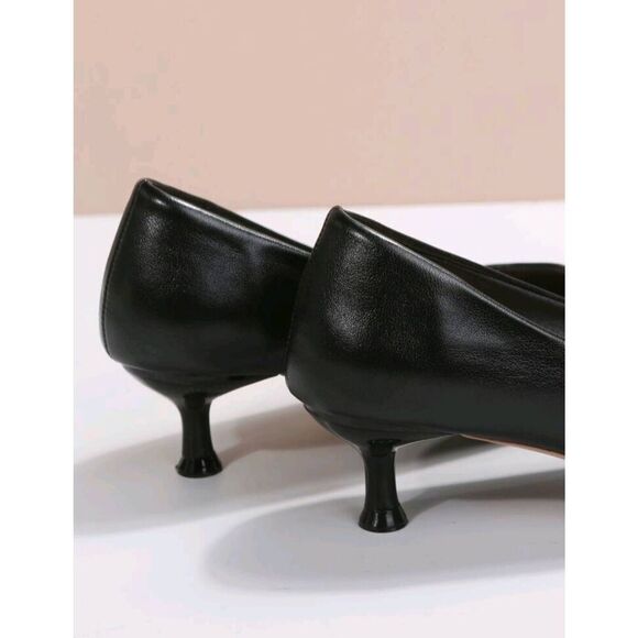 2/$30 Size 7.5 Ladies Black Kitty Pointed Toe Heels - Picture 4 of 7